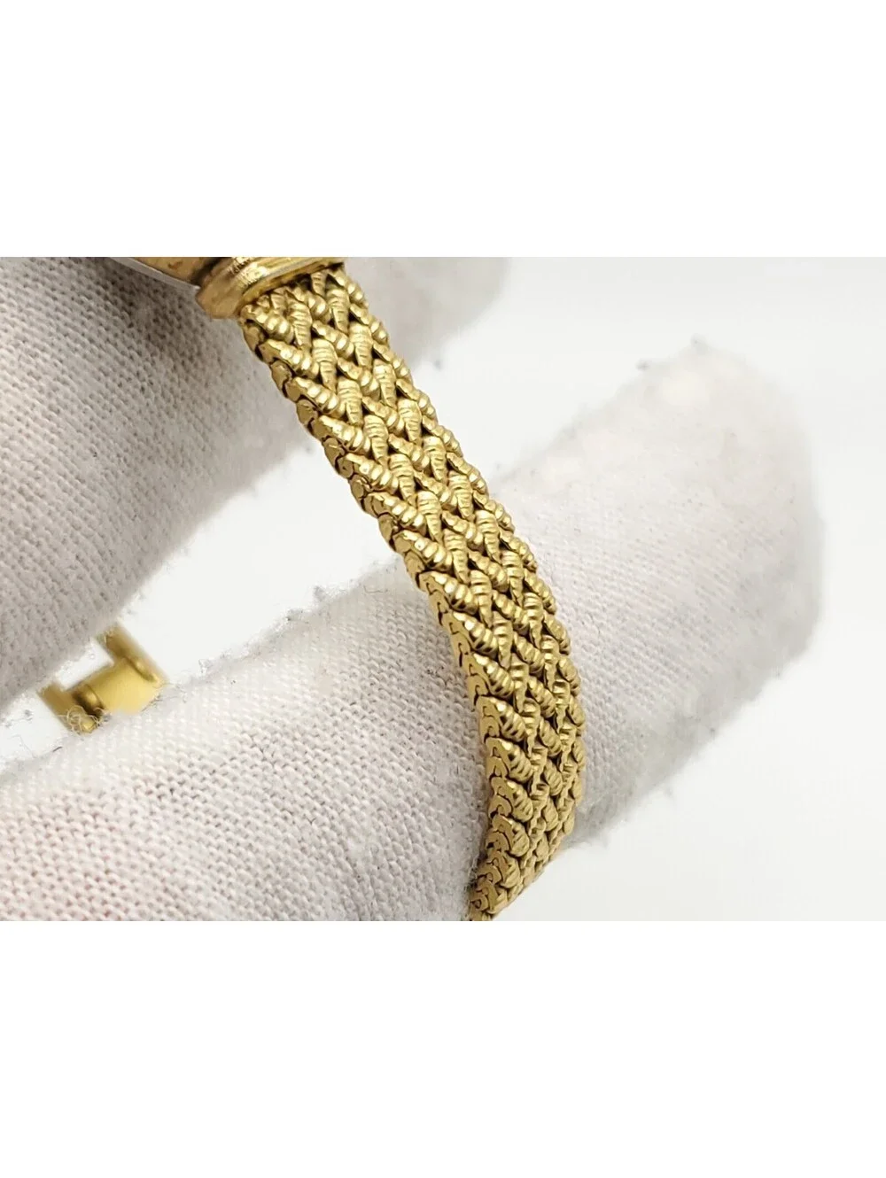 Montique Quartz Womens Watch New Battery Gold Tone Swiss Made 15mm